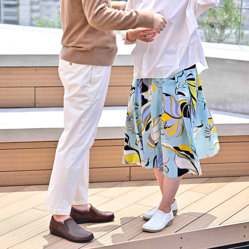 【ユニセックス】No.10888 スリッポンシューズ（ブラック、チョコ、アイボリー、トープグレー、ネイビー）