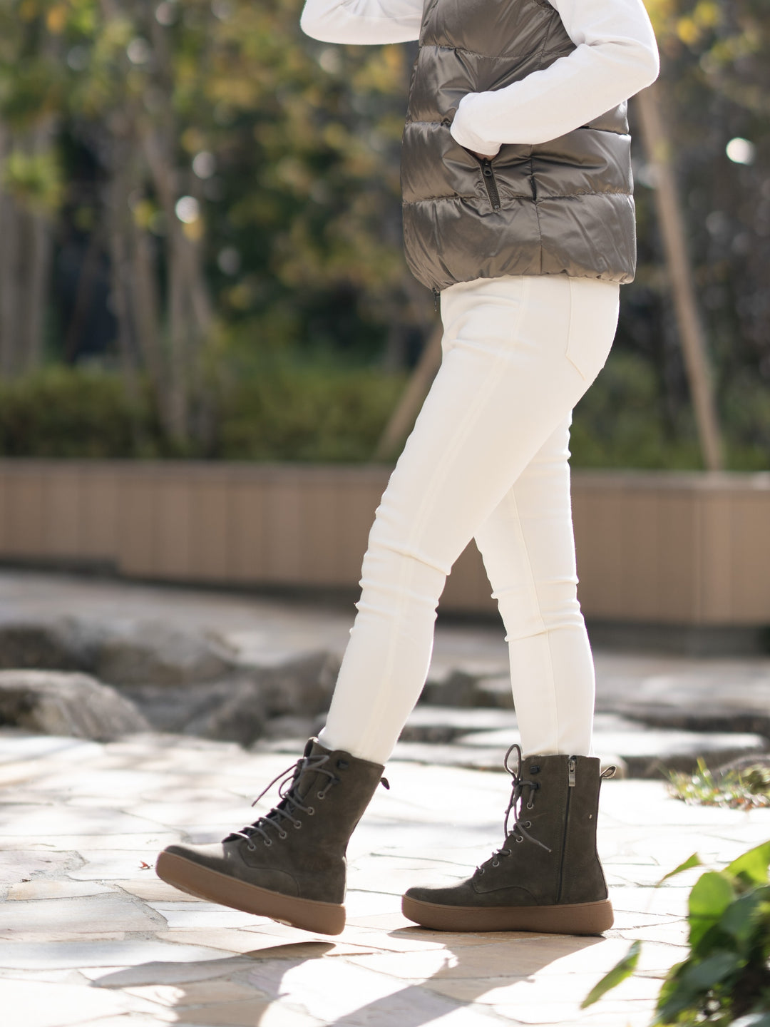 XTRATUF 防水レザーミッドカットブーツ ブラウン レディース ロキシー