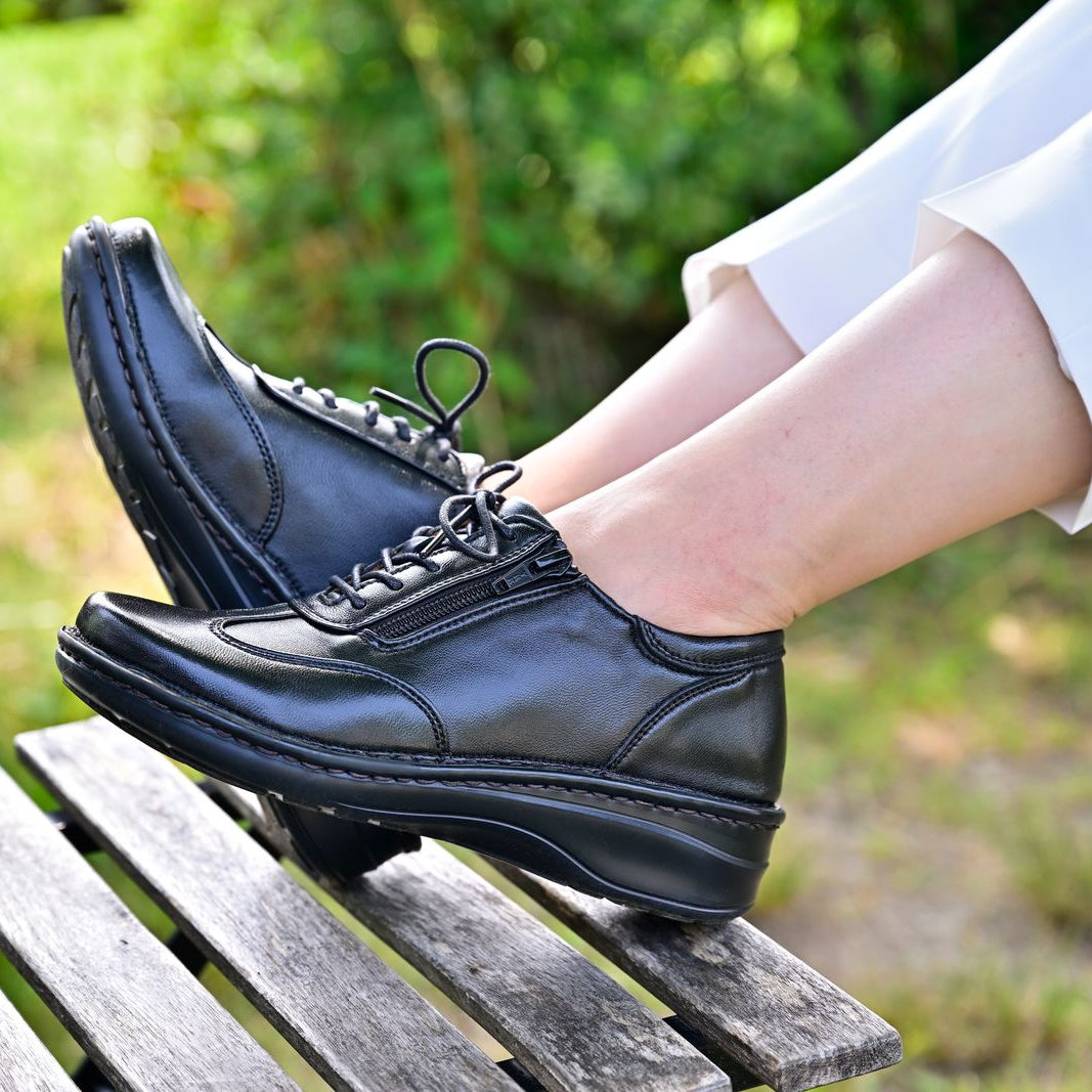 NO.37880レースアップファスナーシューズ（ブラック、オフホワイト）