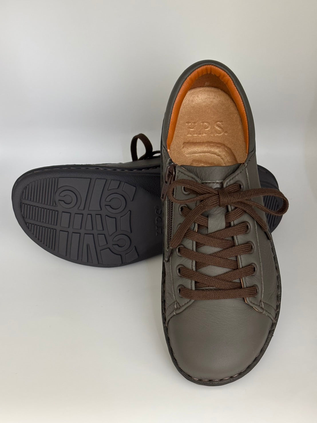 【ちょっと訳アリ*47】【23.0】No.18900 鹿革レースアップシューズ（グレージュ）