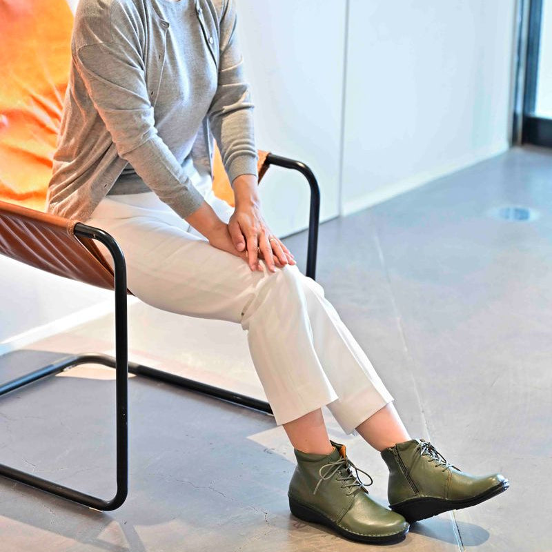 No.60723 定番レースアップブーツ（ブラック、ダークブラウン、カーキ）