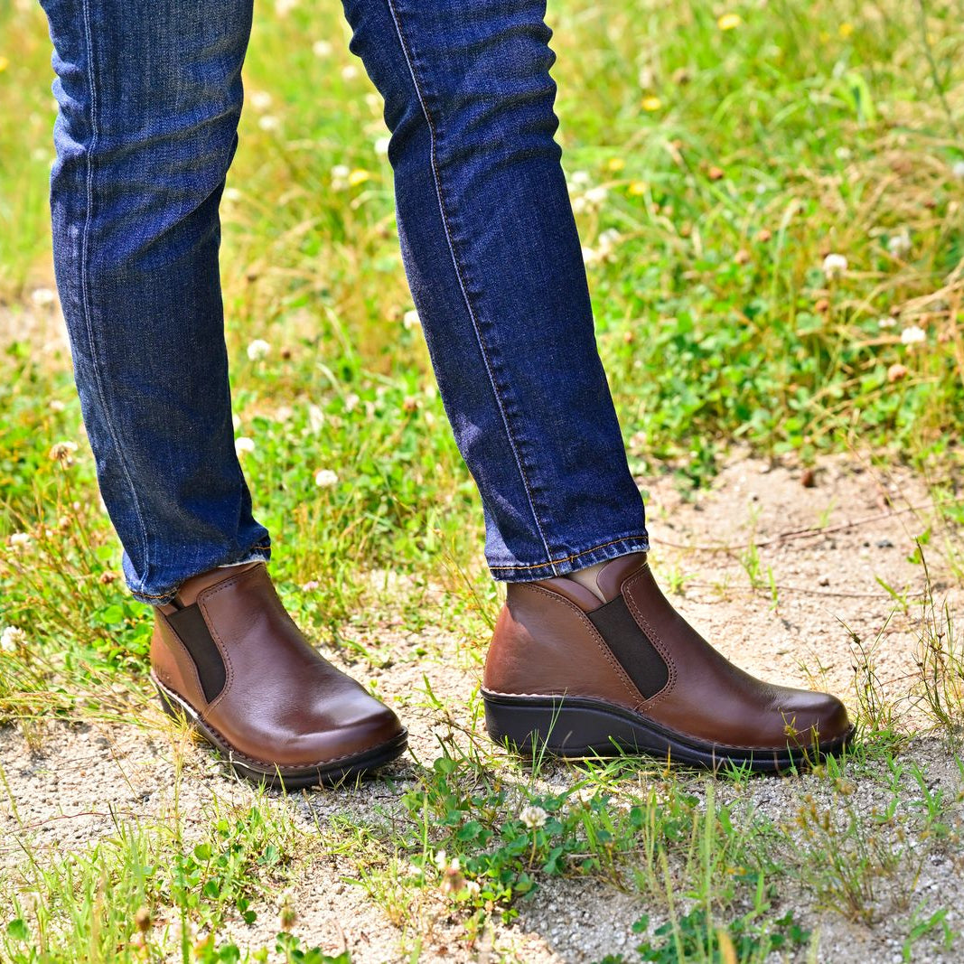 No.60725 定番サイドゴアショートブーツ（ブラック、ダークブラウン、カーキ）