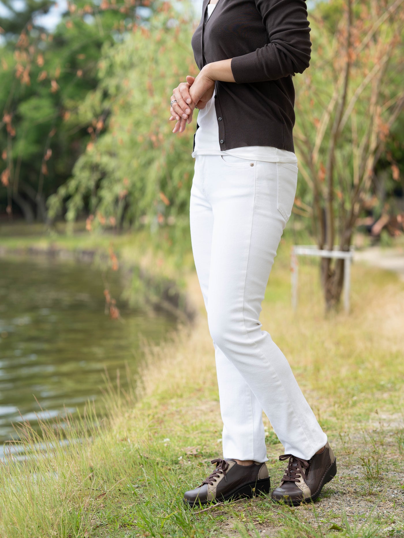 【SALE】No.10753 スポーティーレースアップシューズ（ダークブラウン＆グレージュ）