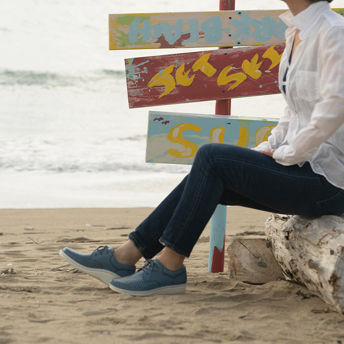 【SALE】No.60811　パンチングレースアップシューズ（スカイブルー、ピンク）