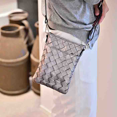 BM-0002　スマホショルダー／メッシュ（ブラック、ガンメタリック）