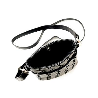 BM-0002　スマホショルダー／メッシュ（ブラック、ガンメタリック）