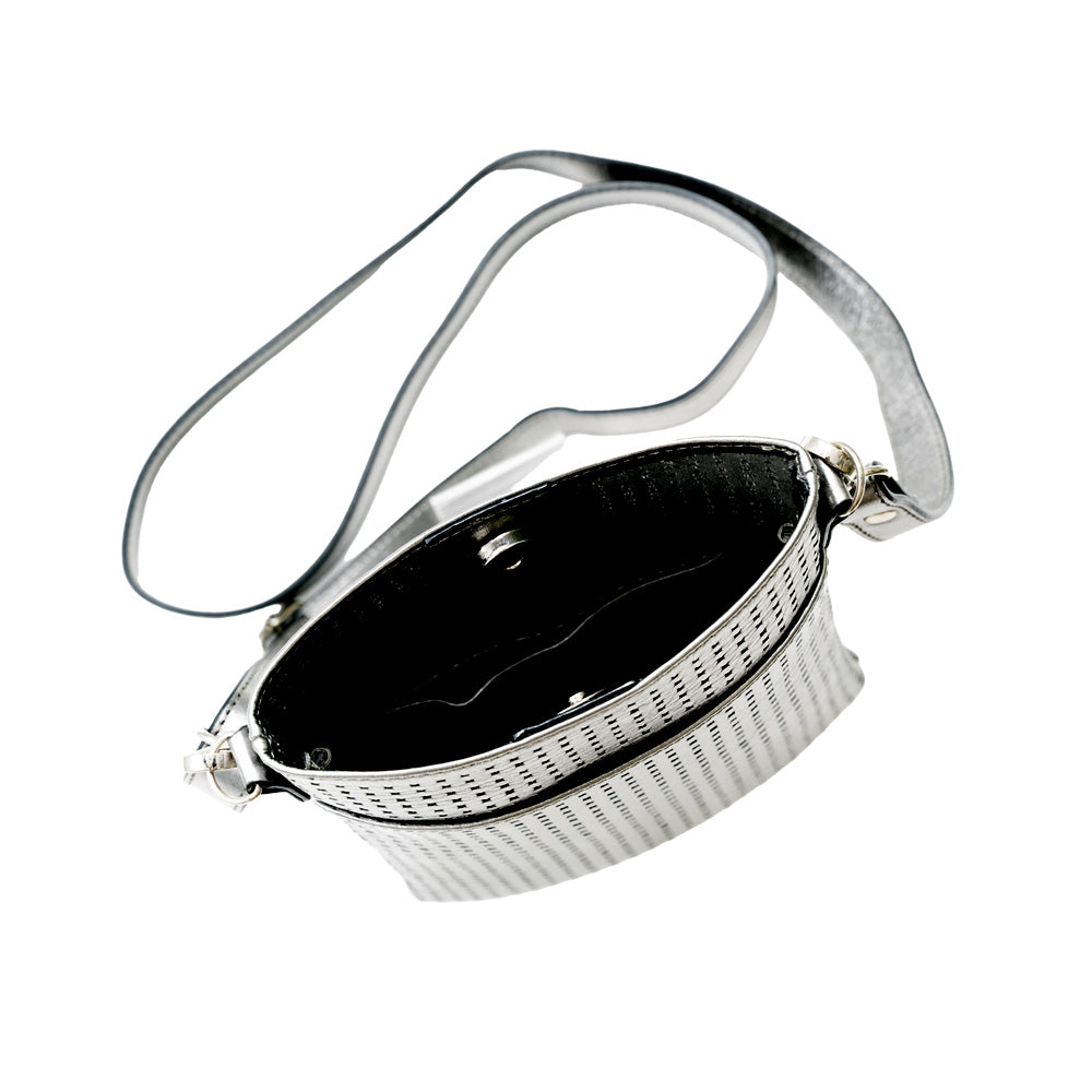 BP-0002　スマホショルダー／パンチング（ブラック、ガンメタリック）